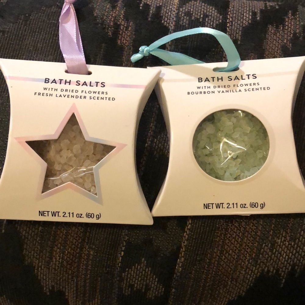 Set of 2 bath salts with dried flowers- lavender, vanilla